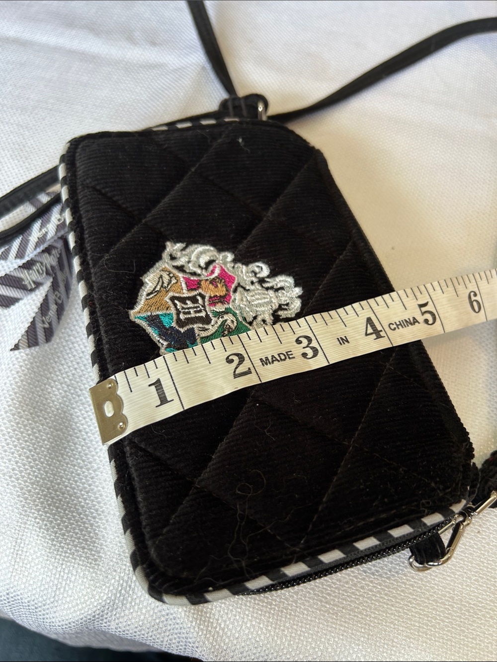 Harry Potter Vera Bradley Black Quilted Crest Crossbody Bag - Picture 11 of 11